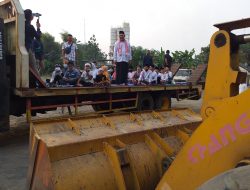 Peringati 10 Muharram, PT PPE Santuni dan Ajak Anak Yatim Study Tour