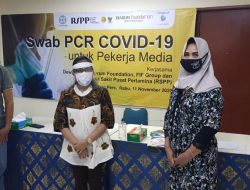 40 Orang Pekerja Media dari PWI Ikut Tes Usap PCR di Gedung Dewan Pers