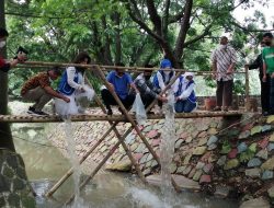 IWAPI Sebar 8.000 Benih Ikan dan Tanam 450 Bibit Pohon di Hulu Sungai Ciliwung