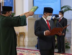 Jokowi Lantik Ivan Yustiavandana Sebagai Kepala PPATK Gantikan Dian Ediana Rae
