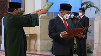 Jokowi Lantik Ivan Yustiavandana Sebagai Kepala PPATK Gantikan Dian Ediana Rae