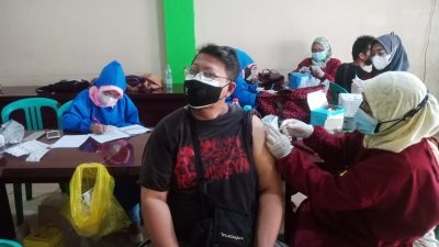 Pemdes Cilebut Timur Jadi Pusat Vaksin Pfizer Kedua, Warga Ber-KTP Bandung Ini Haturkan Terima Kasih