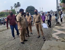 Bima Arya Sidak Proyek Pedestrian Jalan Djuanda, Temukan Minus 5 Persen