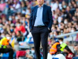 Barcelona Pecat Ronald Koeman