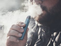 Mengungkap Bahaya Penggunaan Vape Bagi Kesehatan Kulit, Ini Dia…
