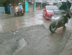 Sepanjang Jalan Raya Ciampea-Warung Borong Tergenang Air, Mirip Kolam Ikan