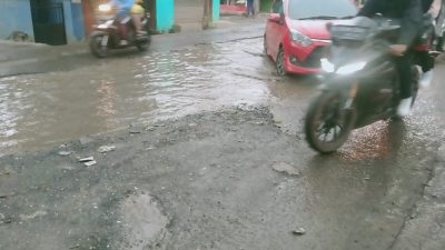 Sepanjang Jalan Raya Ciampea-Warung Borong Tergenang Air, Mirip Kolam Ikan