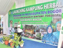 Ade Yasin Resmikan Kampung Herbal di Gunung Putri