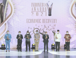 Kang Emil Raih Penghargaan Pemimpin Daerah Inovatif di Ajang Indonesia Award 2021