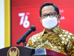 Mendagri Minta Kepala Daerah Lakukan Terobosan Kreatif Genjot Percepatan Vaksinasi