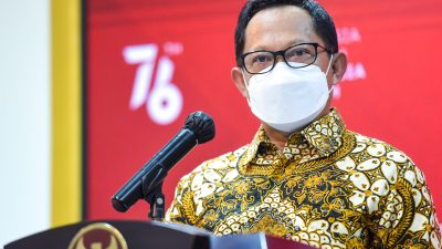 Mendagri Minta Kepala Daerah Lakukan Terobosan Kreatif Genjot Percepatan Vaksinasi