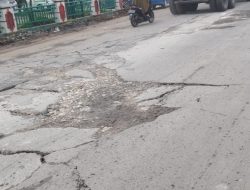 Rusak Parah dan Jadi Penyebab Kemacetan, Pemerintah Diminta Segera Perbaiki Jalan Raya Narogong