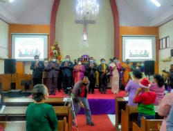 HKBP Ressort Cibinong Distrik 28 Deboskab Gelar Natal Keluarga