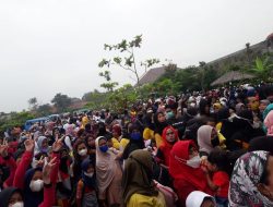 Jelang Tahun Baru, Pengunjung Kolam Renang Boash Waterpark Membludak