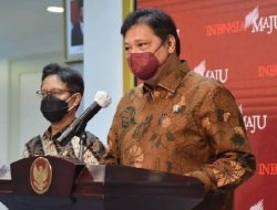 Menko Airlangga: Vaksinasi Booster Dimulai Pada 12 Januari 2022