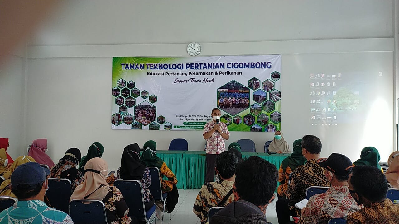 Kabid Konsumsi dan Penganekaragaman Pangan, Judi Rachmat Sulaeli saat memberikan pemaparan di program P2L.