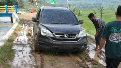 Pemdes Mekarwangi Proyeksikan Jalan Irigasi Untuk Samisade 2022