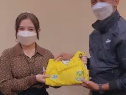 Prilly Latuconsina Resmi Jadi Pemilik Klub Sepak Bola Persikota Tangerang