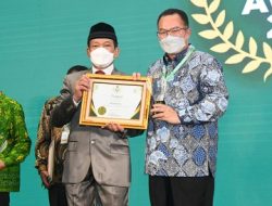 Rektor IPB University Terima Penghargaan Baznas Award 2022