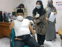 Bupati Kepulauan Seribu Ikuti Vaksinasi Booster