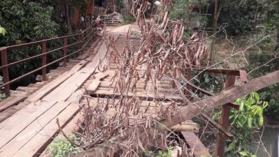 Jembatan Penghubung Kecamatan Jonggol dan Klapanunggal Rusak Parah, Butuh Perhatian