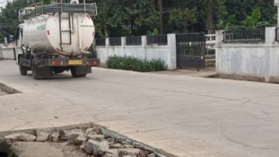 Warga Keluhkan Bau Menyengat dari Mobil Transoprtasi Limbah PT MTLB di Gunung Putri