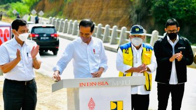 Jokowi Resmikan Jalan Bypass Balige