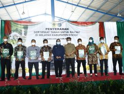 BPN Kabupaten Bogor Serahkan Sertipikat PTSL di Cibungbulang, Ini Kata Sepyo Achanto