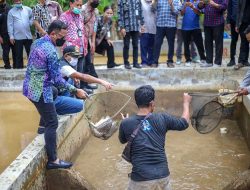 Bima Arya Resmikan Balai Warga Kampung Cikeas