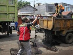 Horeee, Jalan Provinsi Mulai Dipoles, Pak Kades Gunung Putri Bilang Begini