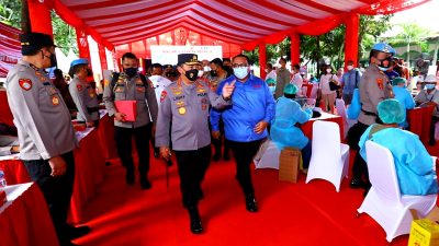 Tinjau Vaksinasi Booster Elemen Buruh, Kapolri Sampaikan Apresiasinya