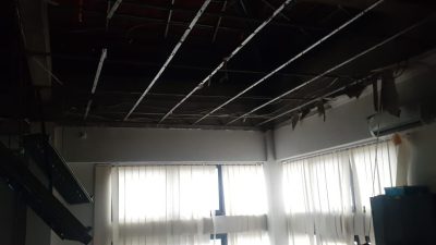 Diterjang Angin Kencang, Ruang Camat dan Ruang Rapat Kantor Kecamatan Sukaraja Porak Poranda