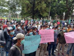 Kecewa dengan DPR, Ratusan Warga Bojong Koneng Geruduk Gedung DPRD Kabupaten Bogor