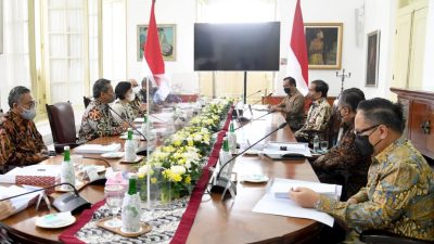 Pansel Laporkan Calon Anggota Dewan Komisioner OJK ke Jokowi, Ini Daftar Namanya