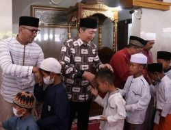 Dedie Rachim Santuni Anak Yatim Piatu di Ciluar, Sampaikan Pesan Ini