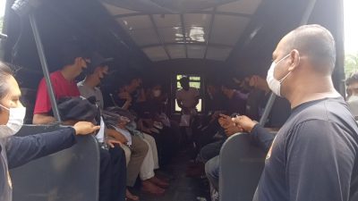 Puluhan Remaja Tidak Tahu Tujuannya ini Diamankan Polisi Karena Hendak Demo, Ada Asal Bogor
