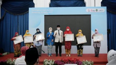 Hari Kartini, Ridwan Kamil Beri Penghargaan 27 Pahlawan Perempuan Asal Jabar