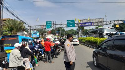 35 Ribu Kendaraan Sudah Penuhi Kawasan Puncak Bogor Sedari Pagi Hari