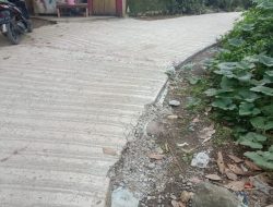 Dinilai Tidak Transparan, Warga Keluhkan Pengerjaan Betonisasi Jalan di Desa Sukajaya