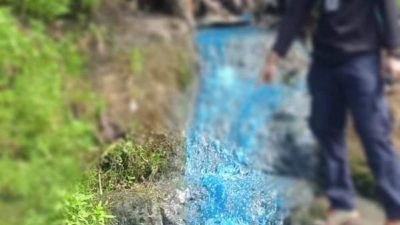 Aliran Sungai Cileungsi Berwarna Biru Akibat Tercemar Limbah, DLH Diminta Bertindak!