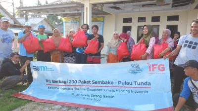 JMI bersama IFG Beri Bantuan 200 Paket Sembako Untuk Masyarakat Pulau Tunda