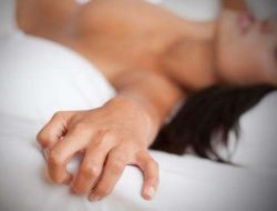 Suara Desahan Bikin Cepat Orgasme Saat Berhubungan Seks?