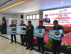 Salut! Kapolres Bogor Beri Hadiah Umroh dan Holyland Kepada Lima Anggotanya