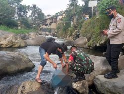 Hendak Ambir Air Wudhu di Sungai Ciliwung, Warga Cisarua Temukan Jasad Bayi Perempuan Dalam Tas Biru