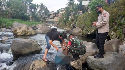 Hendak Ambir Air Wudhu di Sungai Ciliwung, Warga Cisarua Temukan Jasad Bayi Perempuan Dalam Tas Biru
