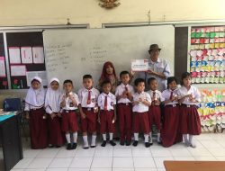 Alfamart Salurkan Susu ke Sekolah, Ketua BTJ: Semoga Bantuan Seperti Ini Terus Berlanjut