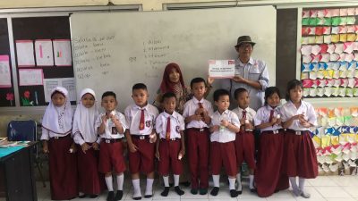 Alfamart Salurkan Susu ke Sekolah, Ketua BTJ: Semoga Bantuan Seperti Ini Terus Berlanjut