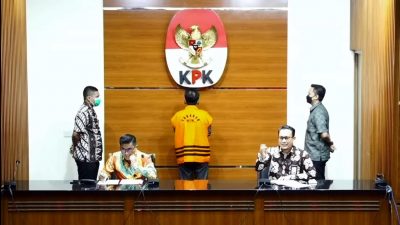 Minta Duit “Ketok Palu”, Wakil Ketua DPRD Tulungagung Ditahan KPK