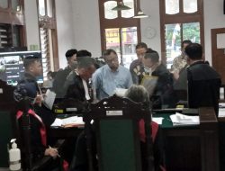 Adik Ade Yasin Akui Ada Hubungan Baik Antara Terdakwa Ihsan Ayatullah dengan RY
