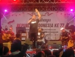 Gebyar HUT RI, Kades Tonjong Nur Hakim Lantunkan Lagu Jamrud